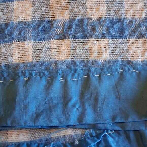 Vintage Blue and White Checkered Full Size Lightweight Blanket. - Picture 9 of 10